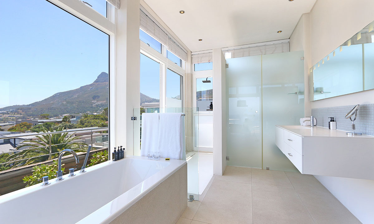 13 Penthouse Suite Bathroom